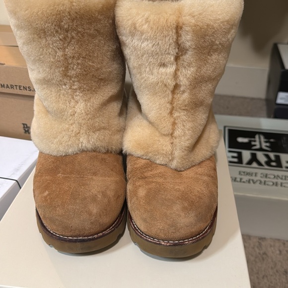 Ugg Maylin shearling boots women’s size 9 - Picture 2 of 4